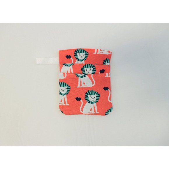 Orange Fox Scrub POCKET Insert, Organizer & Protector for Nurses, Doctors - Picture 4 of 4